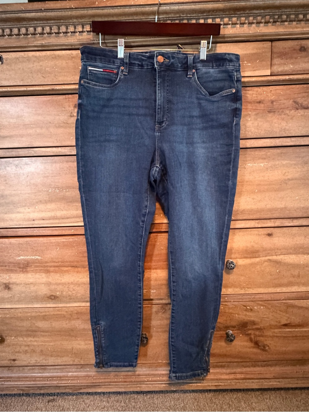 Tommy Hilfiger Womens Skinny Jeans in Dark Blue Wash with Painted Pockets. Sz 14